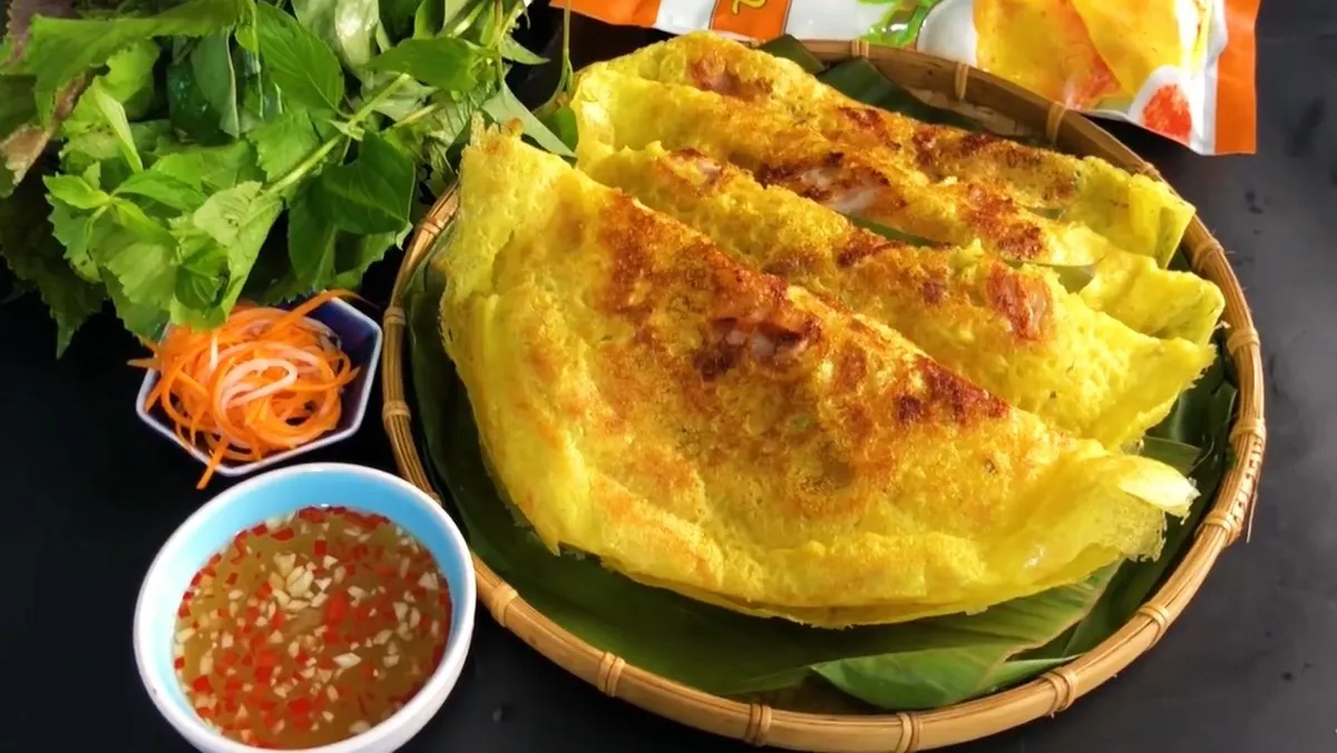 11-1200x676-1 Món bánh xèo miền Nam vàng ươm giòn rụm kích thích vị giác ngay từ cái nhìn đầu tiên