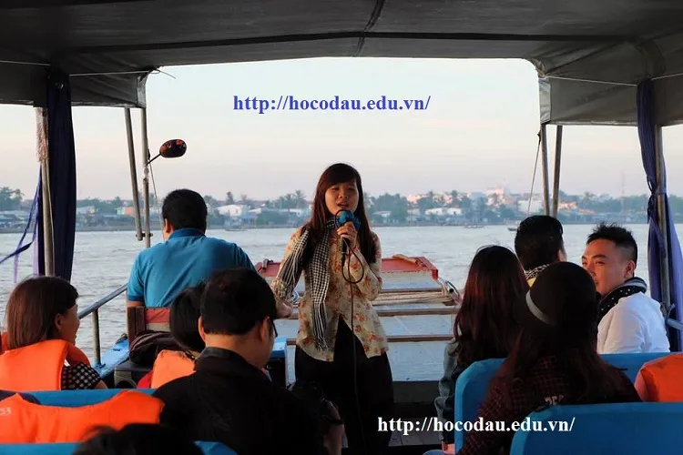 11902346_863791533689758_73311105032065842_n Sự chuyên nghiệp trong việc đón trả khách góp phần nâng cao uy tín của đơn vị lữ hành