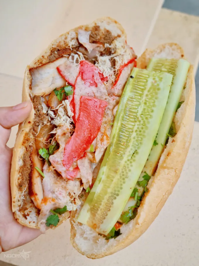 Bánh Mì Pate Truyền Thống Đỉnh Cao Đường Phố  Biểu tượng ẩm thực đường phố Việt Nam