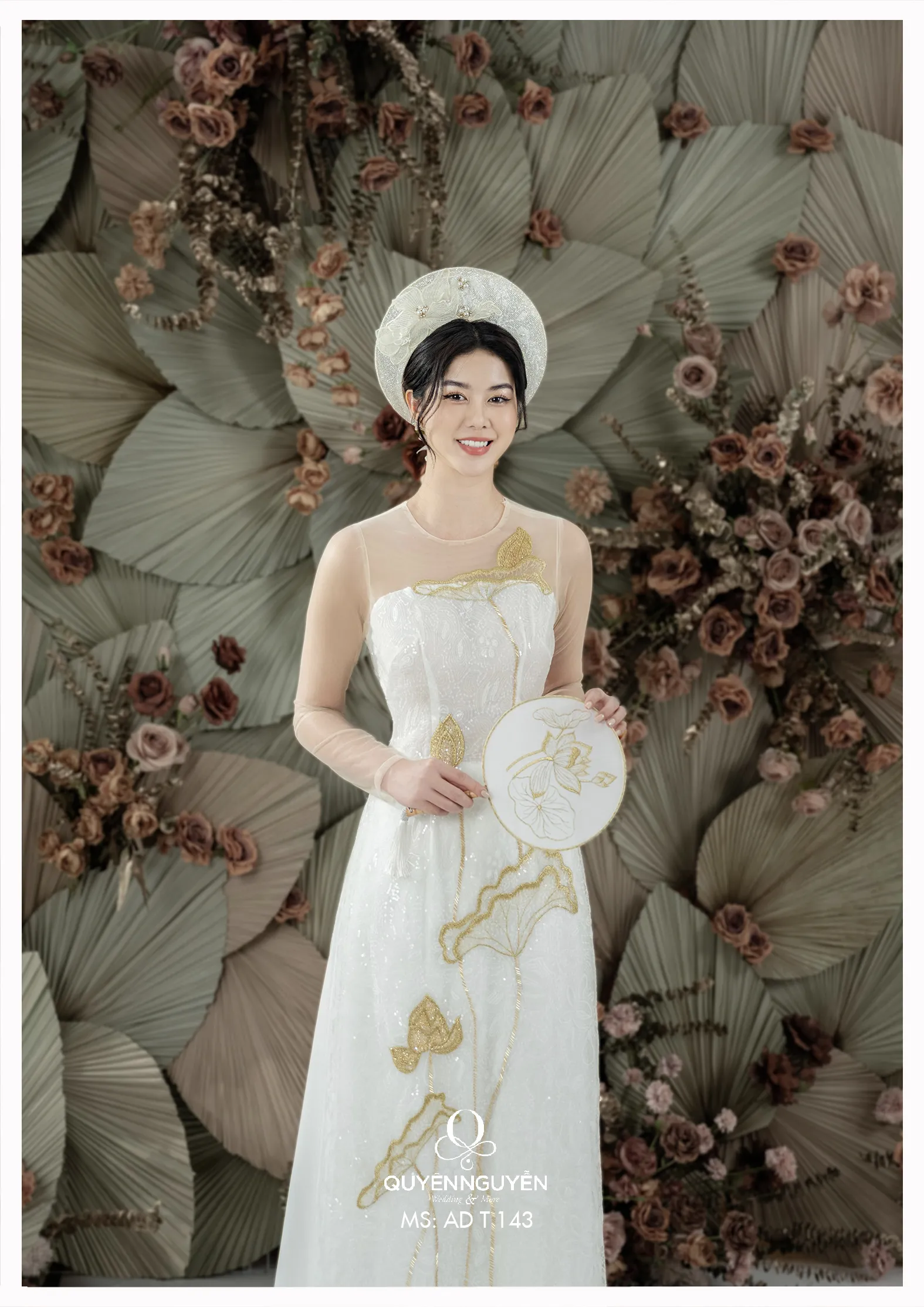 ao-dai-cuoi-ren-adt143-1 Phụ kiện cổ điển giúp hoàn thiện vẻ đẹp của bộ ảnh cưới phong cách xưa