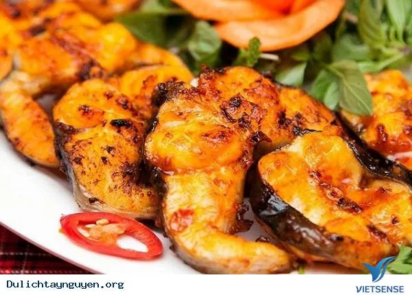 at_ca-lang-nuong-tay-nguyen_5086e55cb8c707f68b316631442bfda3 Món Cá Lăng Nướng Muối É Thơm Hương Tây Nguyên mang đậm phong vị núi rừng