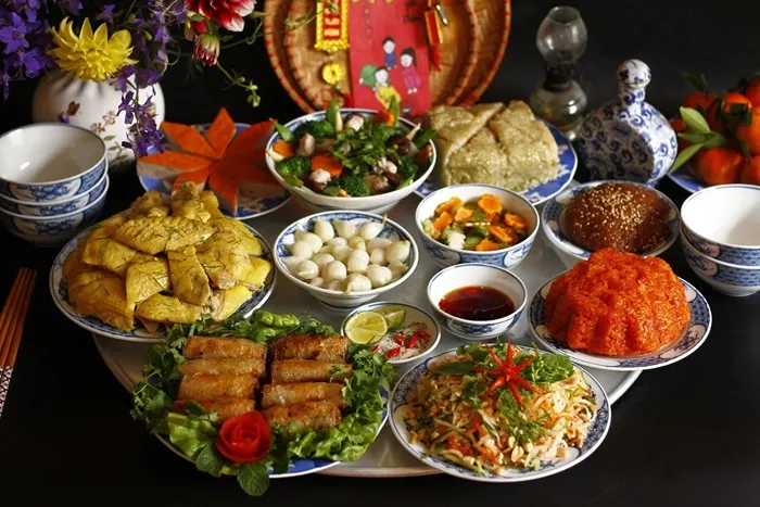 Mâm cỗ truyền thống Việt Nam hội tụ tinh hoa đất trời và lòng thành kính tổ tiên