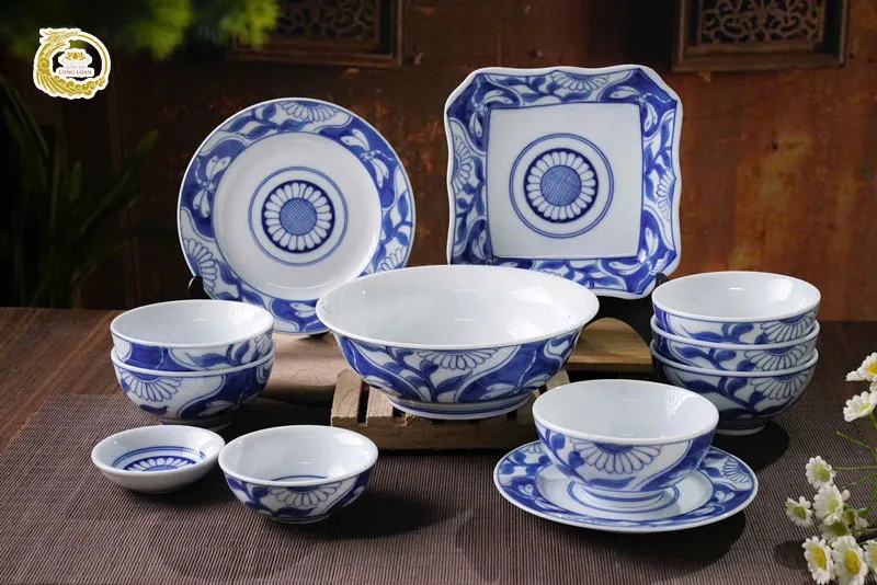 Nét đẹp gốm sứ Bát Tràng bàn tiệc mang đến sự sang trọng và đẳng cấp cho không gian ẩm thực