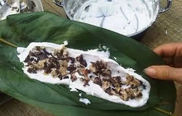 Món bánh tẻ nóng hổi mang đậm phong vị làng quê Việt Nam truyền thống