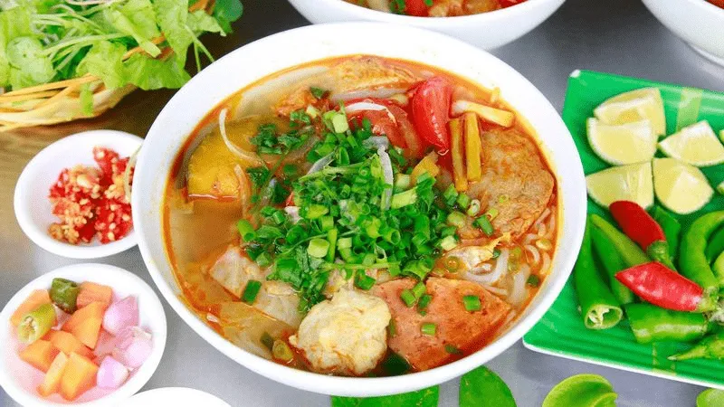 bun-cha-ca-da-nang Tô bún chả cá Đà Nẵng đậm đà với đầy đủ các loại chả và rau sống đặc trưng
