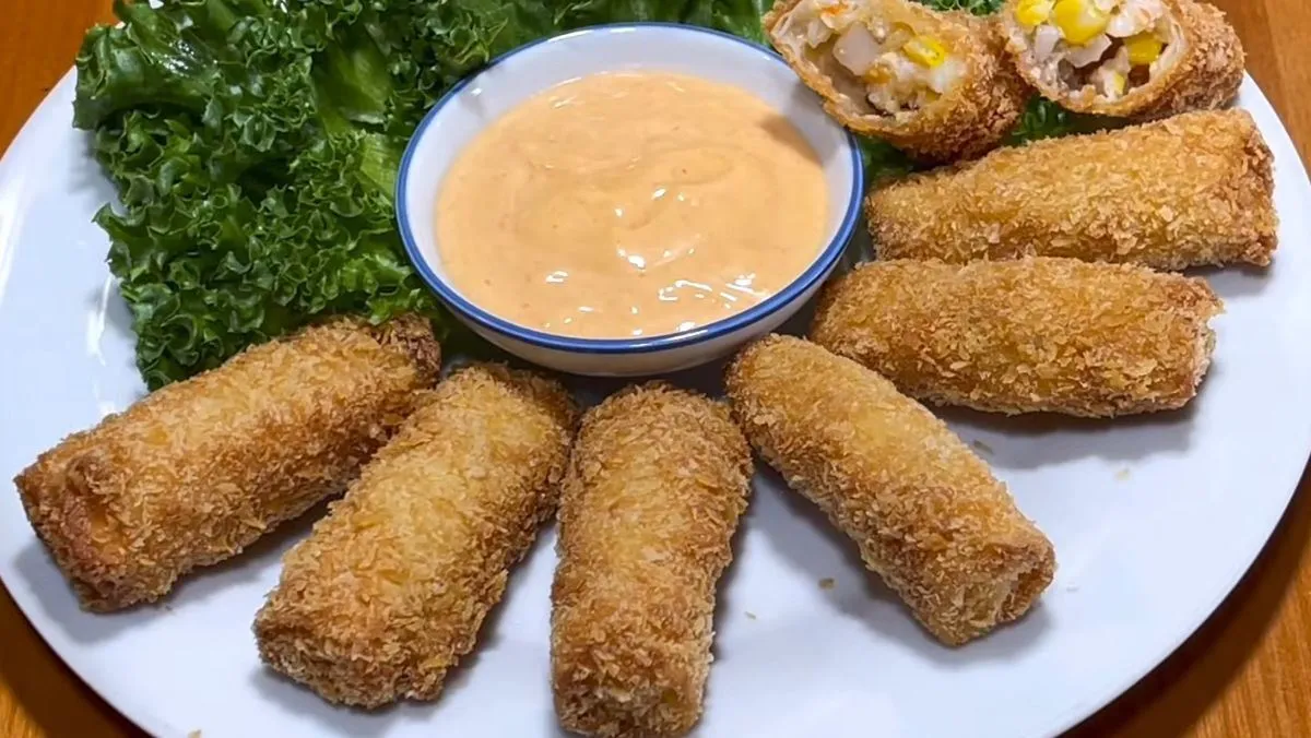 cach-lam-cha-gio-hai-san-sot-mayonnaise Trộn nhân đúng cách giúp chả giò không bị tách nước khi chiên