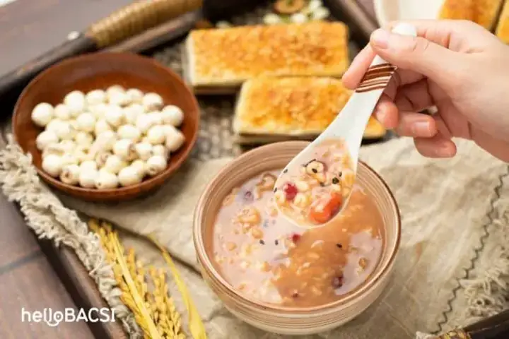 Hạt sen là thành phần quan trọng giúp an thần và thanh lọc cơ thể