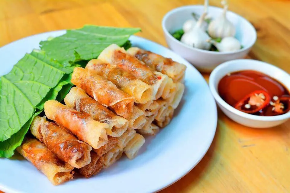 Nghệ thuật bài trí tinh tế nâng tầm đẳng cấp cho món đặc sản Bình Định