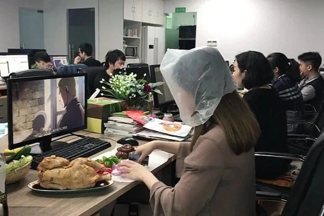 Hoạt động lai rai quà chiều là nét văn hóa đặc trưng của dân văn phòng Quận 1