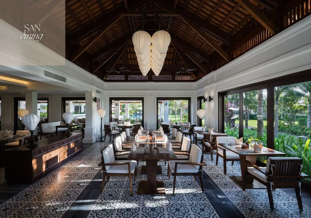 Không gian nhà hàng Việt phong cách Indochine sang trọng tại Quận 1
