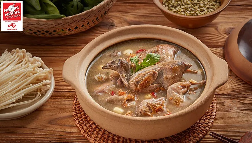 Món lẩu cháo chim câu hạt sen bồi bổ sức khỏe tốt là sự lựa chọn tuyệt vời cho gia đình