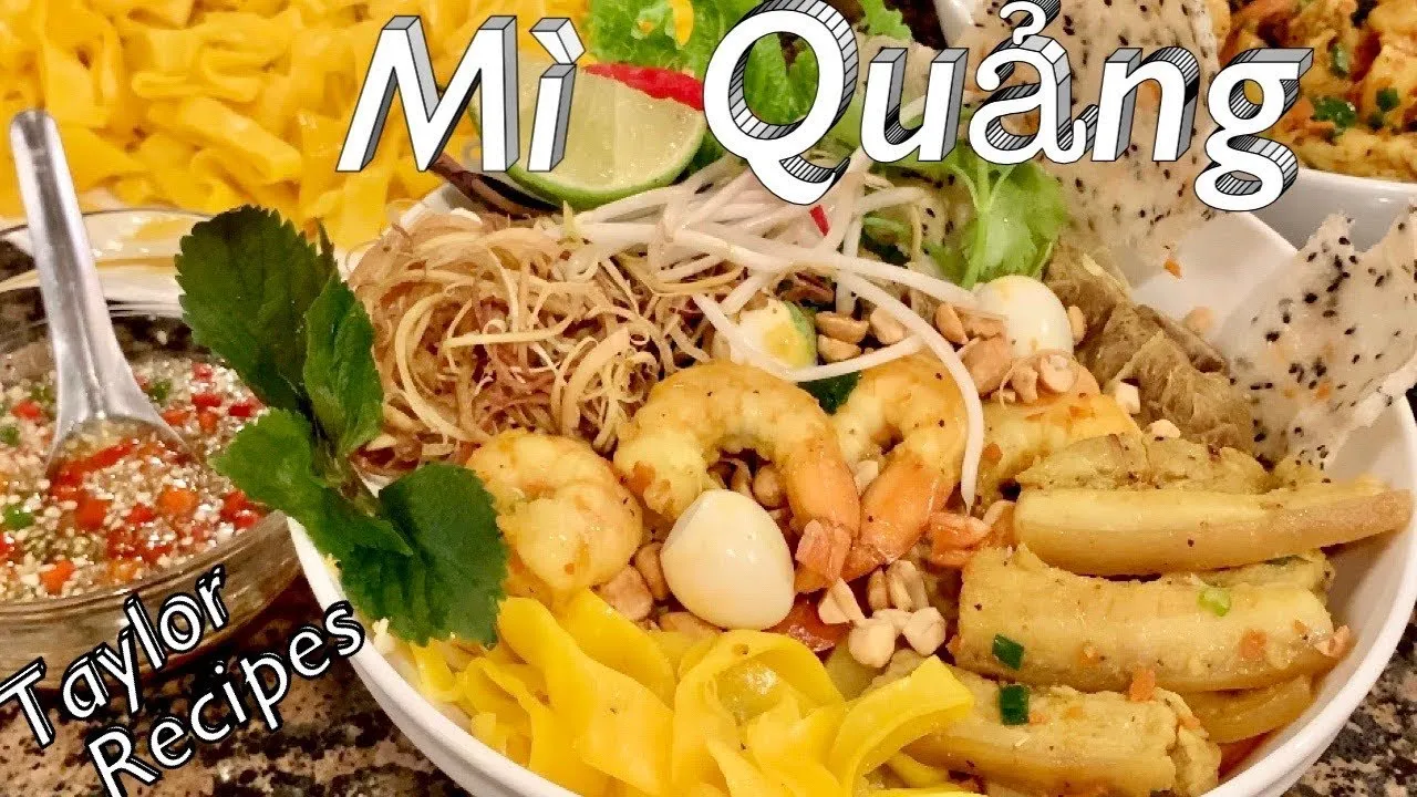 Sự kết hợp hoàn hảo giữa sợi mì dai ngon và các loại topping phong phú