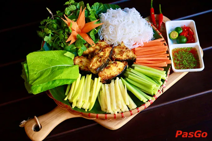 nha-hang-vua-ca-trung-hoa-3 Sự kết hợp hoàn hảo giữa cá lăng nướng rau rừng và các loại đồ nhắm