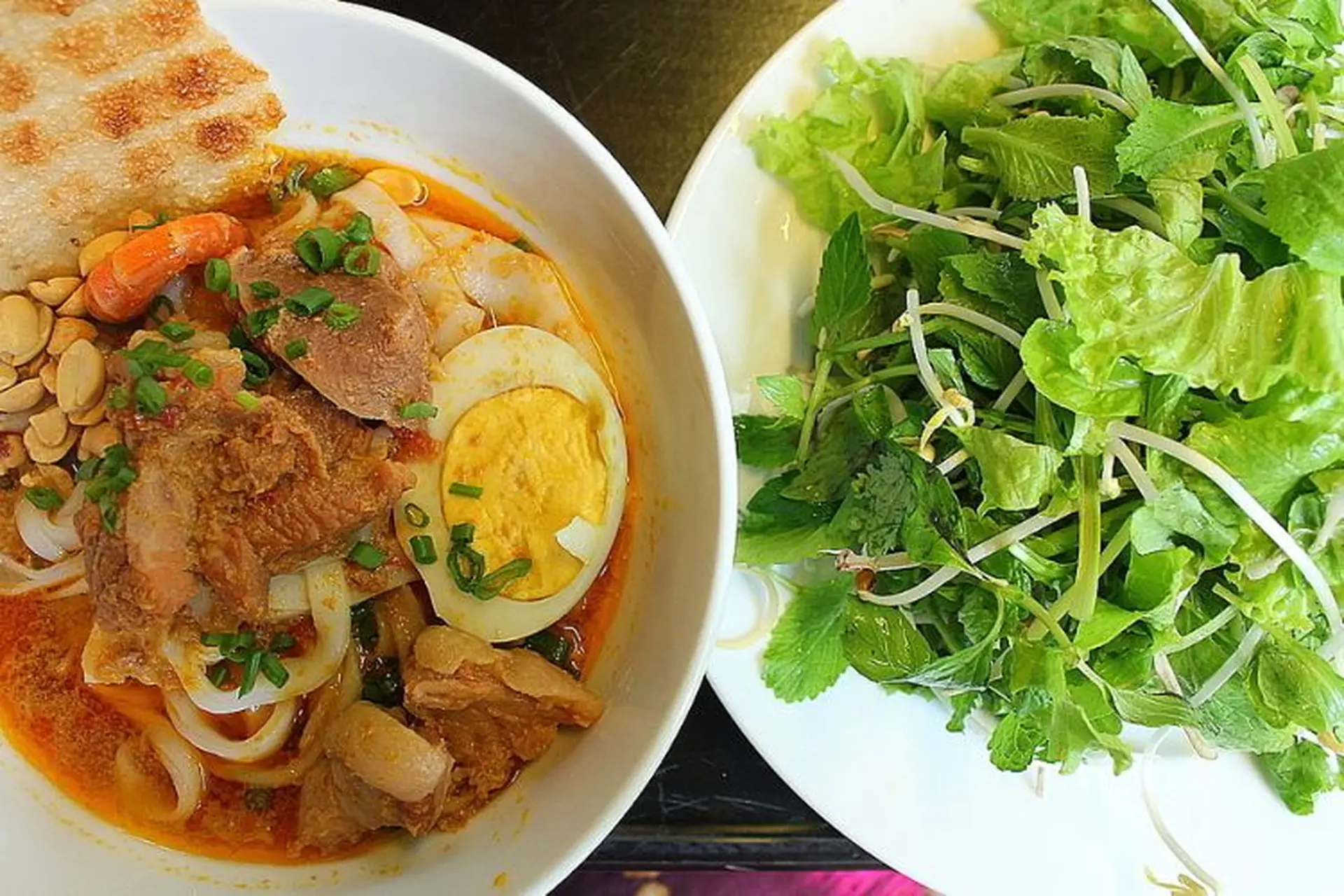 rau_an_mi_quang_1_3579bc1a95 Sự đa dạng của các loại rau sống là yếu tố then chốt tạo nên hương vị đặc trưng của Mì Quảng