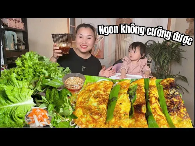 sddefault-51 Thao tác cuốn bánh xèo bằng lá cải bẹ xanh giúp món ăn thêm phần thanh mát và đúng điệu