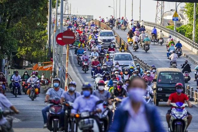 sgdd_zing_3_ Xe máy là phương tiện linh hoạt nhất để khám phá các ngõ ngách ẩm thực tại Sài Gòn