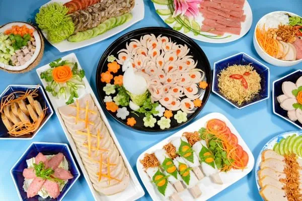Chả lụa bò là điểm nhấn sang trọng và đẳng cấp trên mâm cỗ tiệc truyền thống Việt Nam