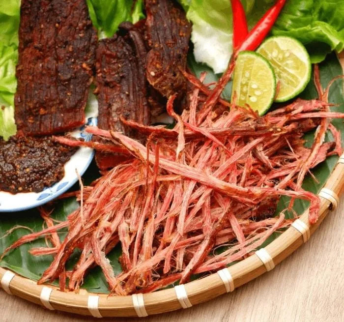 trau-gac-bep-tay-bac-du-lich-viet Thịt trâu gác bếp món đặc sản thượng hạng được săn đón nhất tại SG