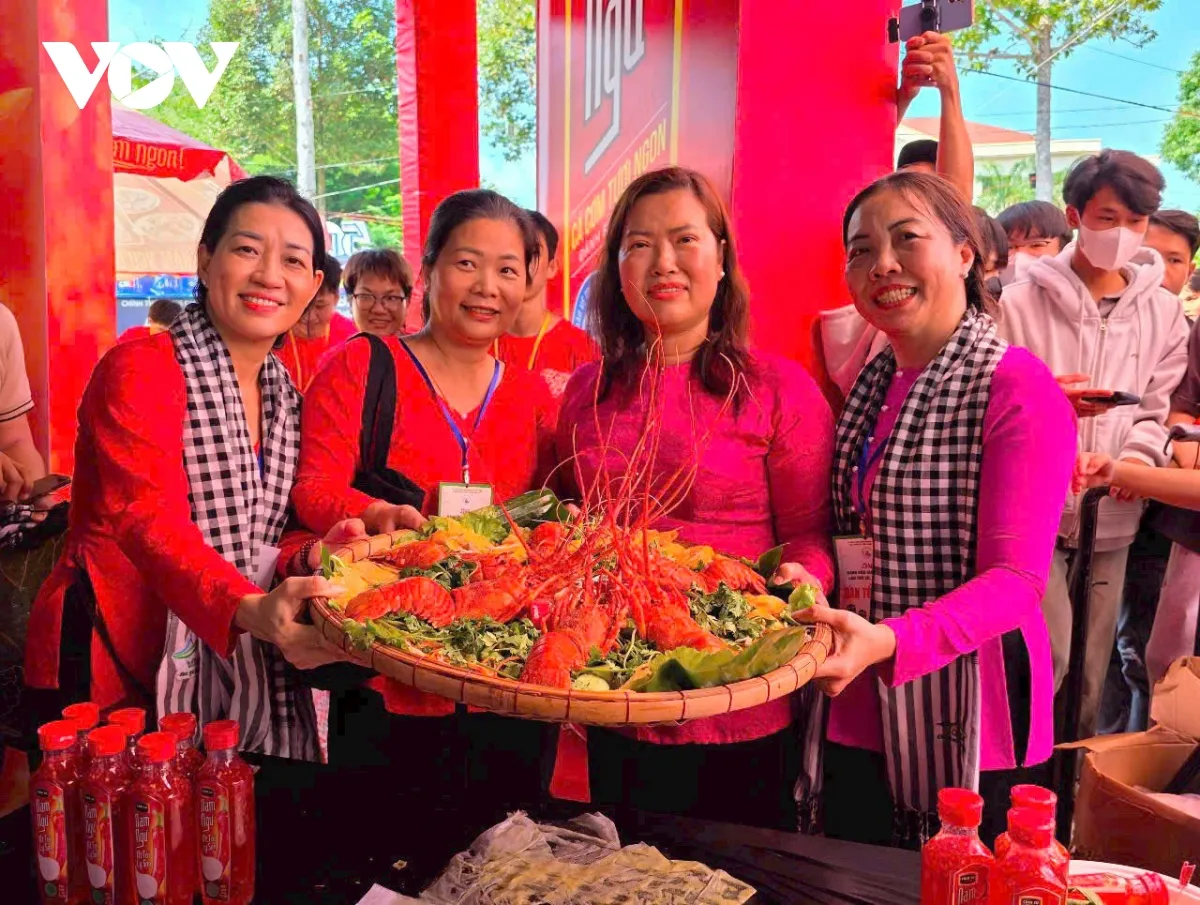 Thưởng thức ẩm thực trong không gian mở giúp nâng tầm trải nghiệm